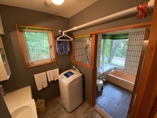 Annupuri Retro Lodge - Bathroom 2